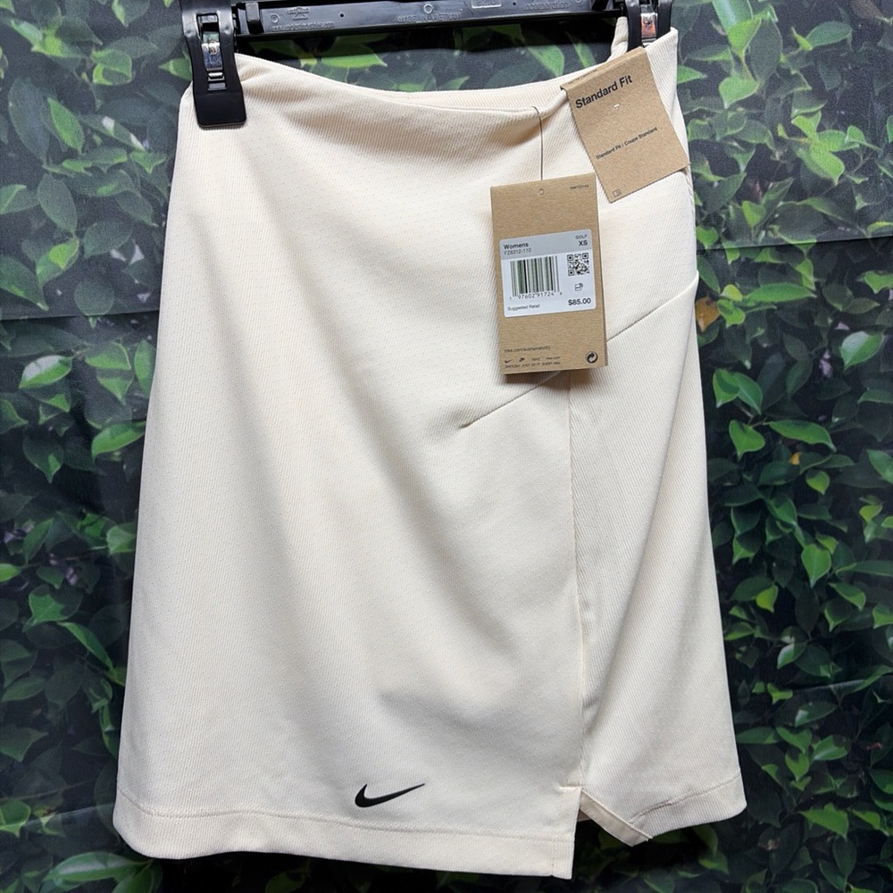 Nike Tour Dri-FIT ADV Golf- Bruin sold out everywhere size XS $85 retail NWT